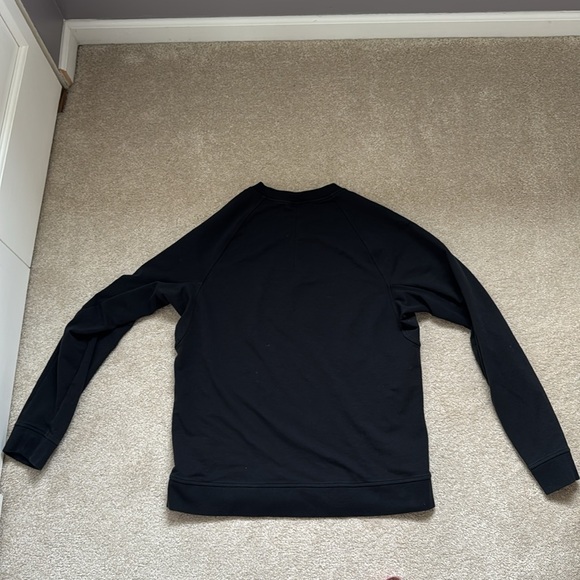 Men’s medium black Lululemon pullover crew neck - Picture 8 of 8